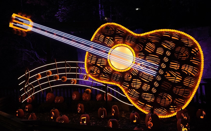 great-pumpkin-luminights-guitar-835x520-1