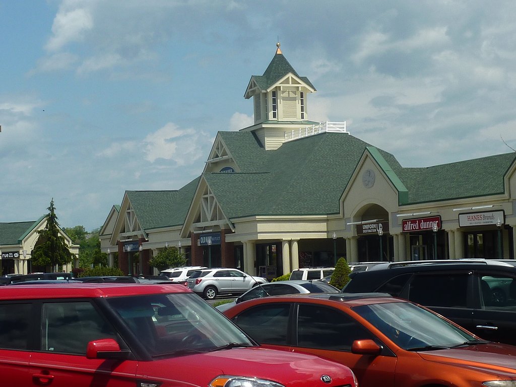 tanger-outlets-sevierville-1